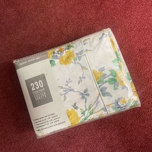 Queen size yellow rose sheet set